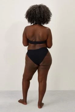 Coco Bikini Black -Chic Boutique Shop 0000s 0053 UntitledSession10885 1800x1800 a661e7f2 1e55 4e85 a211 a9affcb729d9