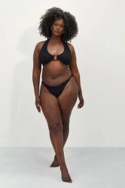 Coco Bikini Black -Chic Boutique Shop 0000s 0054 UntitledSession10861 1800x1800 3c0a00ac 8ab6 4622 b0c5 758c1f2dc69e