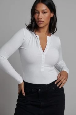 Lara Bodysuit White -Chic Boutique Shop 20221209 BayseBrand Ecommerce 015132216