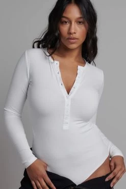 Lara Bodysuit White -Chic Boutique Shop 20221209 BayseBrand Ecommerce 015132265