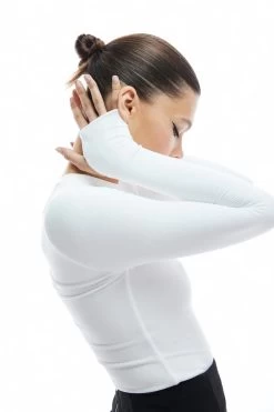 The Brooklyn Top White -Chic Boutique Shop 20230607 Mossman ESSENTIALS MINI CAMPAIGN S03 3304 2 2000xcopy