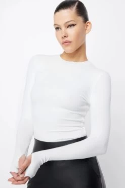 The Brooklyn Top White -Chic Boutique Shop 20230607 Mossman Resort23 ONLINE S44 2859 2000xcopy