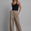 Rossi Pant Light Khaki -Chic Boutique Shop 2 b2a5bd8e fedf 4683 a521 ab816c3e3685