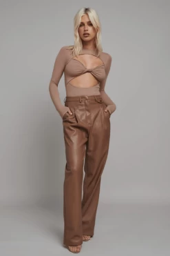 Teo Bodysuit Latte -Chic Boutique Shop 2 f8342b88 5b9b 4938 9695 c2a3dc22fc95