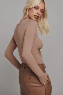Teo Bodysuit Latte -Chic Boutique Shop 3 bbde0c1c a82f 4568 9927 fad8e5d2f7e7