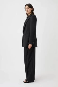 Alma Blazer Black 9 Alma Blazer Black -Chic Boutique Shop 71 J2J2815 ALMABLAZER BLACK 0858 640x960 3570fb3d c225 48cf 9b40 b63ceb62f546