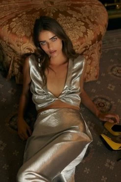 Mia Skirt Silver 6 Mia Skirt Silver -Chic Boutique Shop A23Q11024AVERYTOPINSILVER A22Q31009CMIASKIRTINSILVER cd9c32e9 a01c 4f71 b1c6 f50ee67d96a0