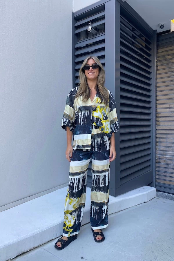 Skye Printed Short Sleeve Shirt 4 Skye Printed Short Sleeve Shirt - Image 2