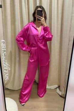 Relaxed Silk Boy Shirt Pink 8 Relaxed Silk Boy Shirt Pink -Chic Boutique Shop IMG 5232 06b0ad14 7ee1 49d9 856e 8f3120f7f3da