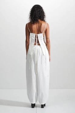 Halo Top Ivory -Chic Boutique Shop LOOKBOOK 079 749x 40e85c63 7015 4d70 8ab7 addc88e4a297