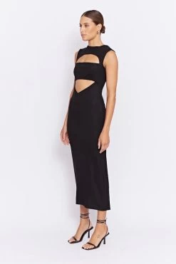 The Dora Dress Black -Chic Boutique Shop Pfeiffer 200121 4371 2000x cc7bf87a 6d58 4e65 9651 ee1997f3475e