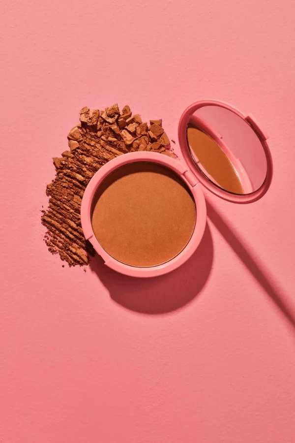 Illuminating Bronzer Latte 4 Illuminating Bronzer Latte - Image 2