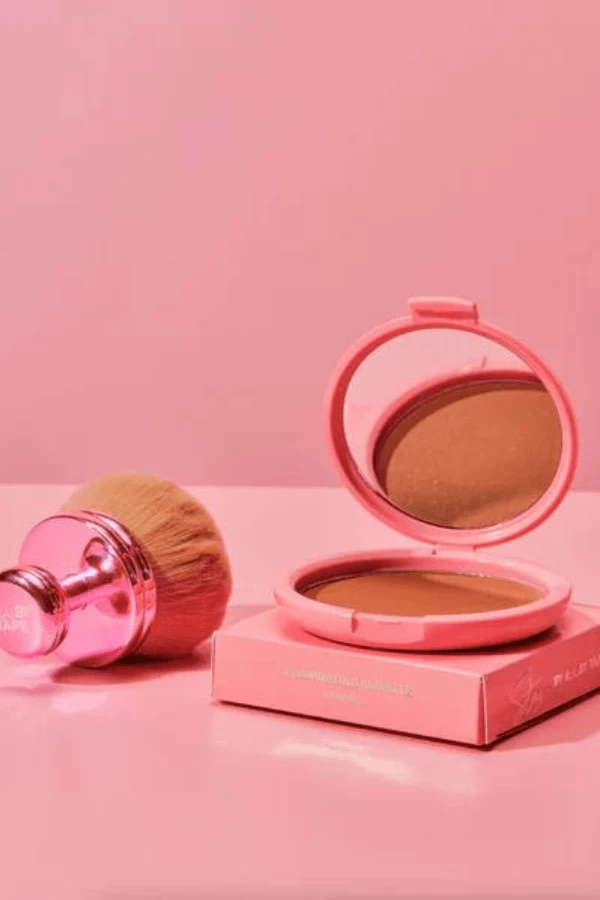 Illuminating Bronzer Latte 5 Illuminating Bronzer Latte - Image 3