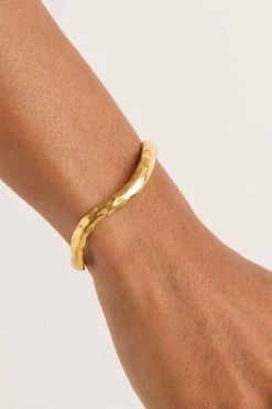 Chic Boutique Shop -Chic Boutique Shop b56g18 gold horizon cuff gold 2 653x.progressive f6ea7ccf a3a0 48b3 ab26 f46dfa7d26ac