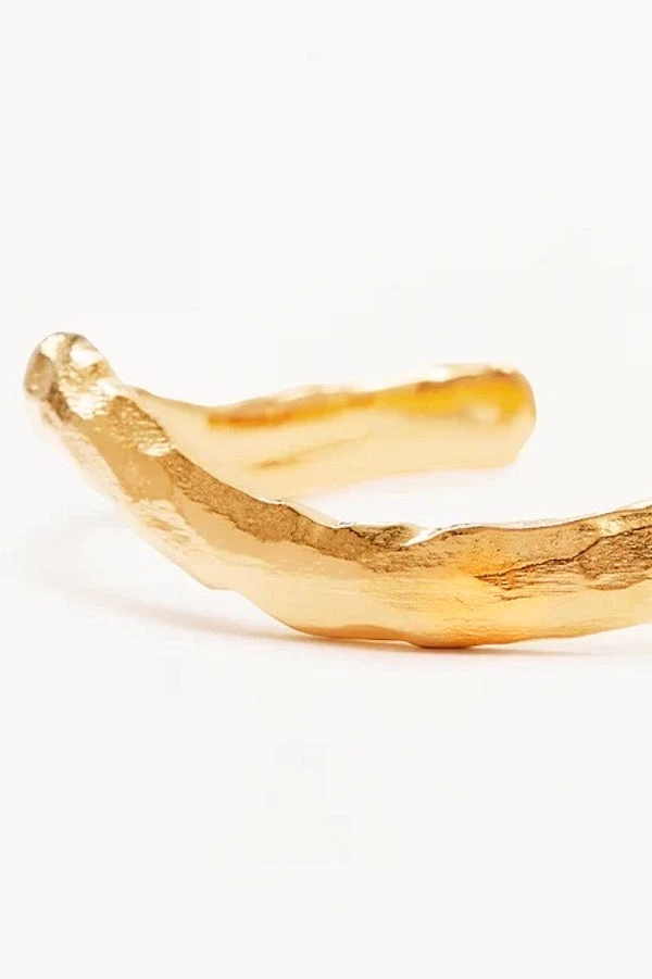 Gold Horizon Cuff 5 Gold Horizon Cuff - Image 3