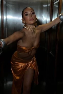 Soleil Skirt Copper -Chic Boutique Shop image 700x 5d8e021f 210b 42ae bfe3 7a0d5b9a8c29