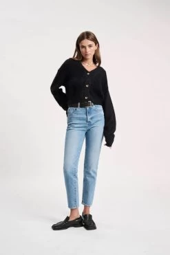 Lola Mom Jean Transpire