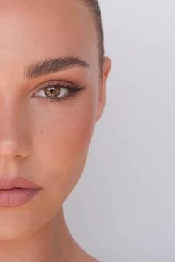 Medium Corner Lash - Two Pairs -Chic Boutique Shop medium highlight new 683x1024 2430d71e 6c3d 4b3d be05 179612e253a4