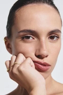 Sasha Ring Gold -Chic Boutique Shop sasha ring gold 1 3000x eb4d597b 6532 4444 940f 8b83367ff2c1